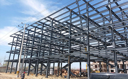 张掖甘肃钢结构厂房屋面选材指南：确保性能与经济性的完美结合